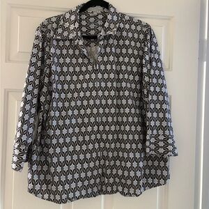 Elegant Monochrome Patterned Blouse